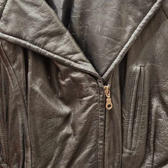 Women's leather jacket - Picture 3 of 9